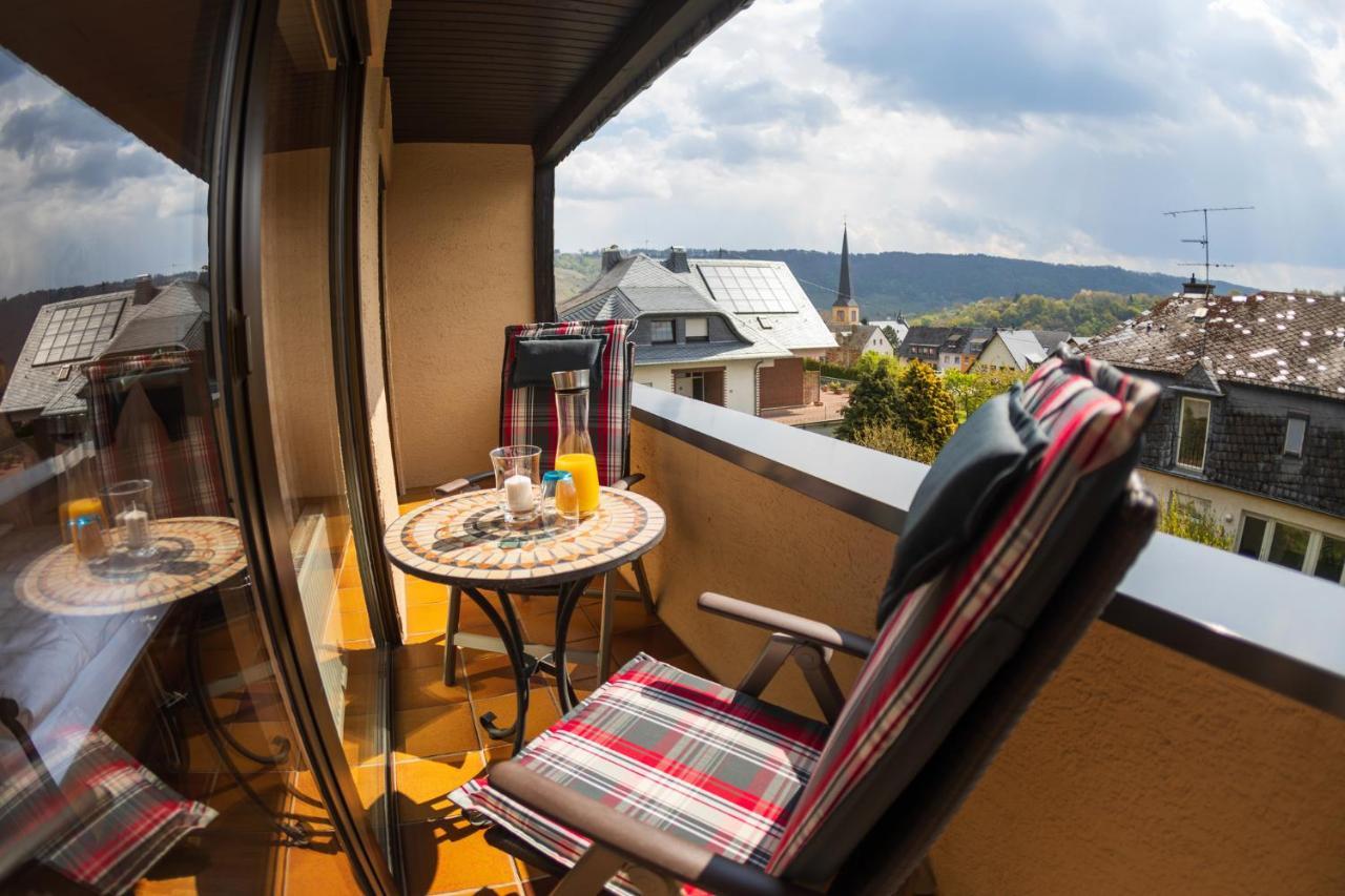 Gaestehaus Heidi Kröv エクステリア 写真